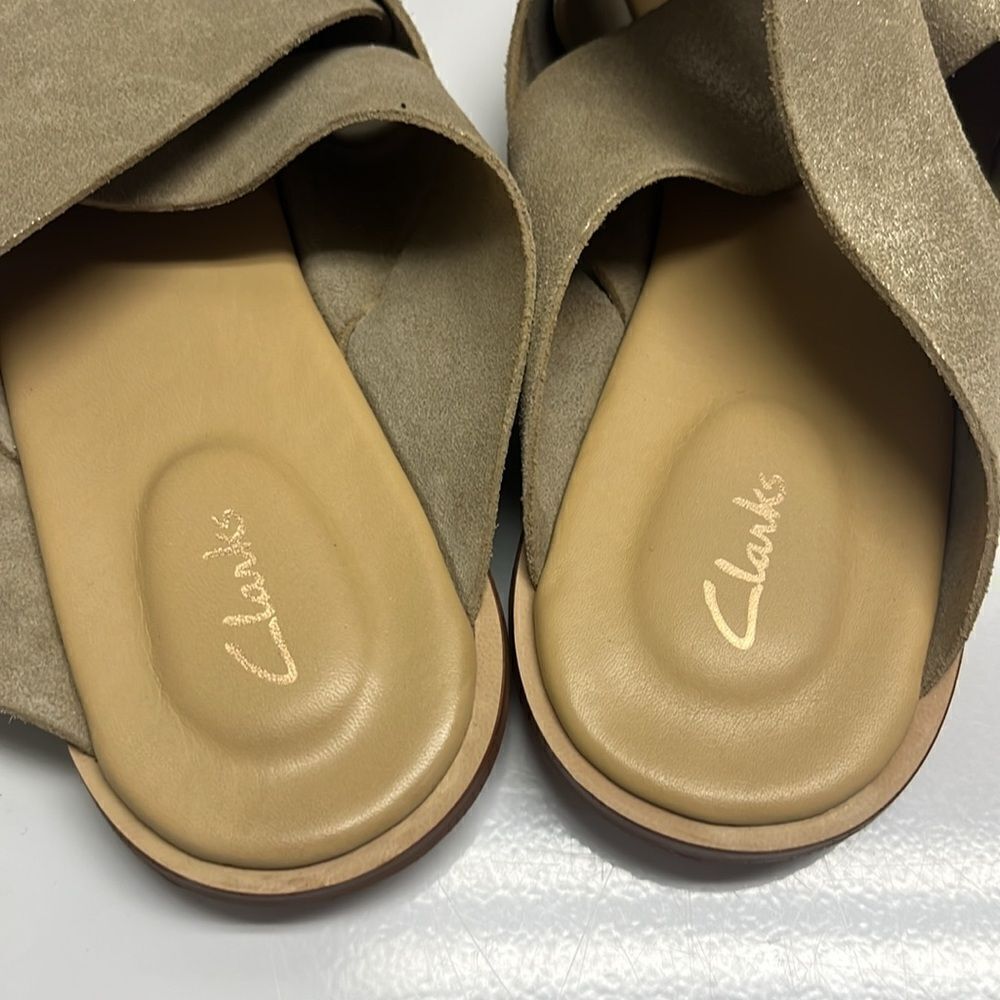 Clarks Willow Art Champagne Women’s Slip-on Flat Sandals- 9M - Picture 4 of 8